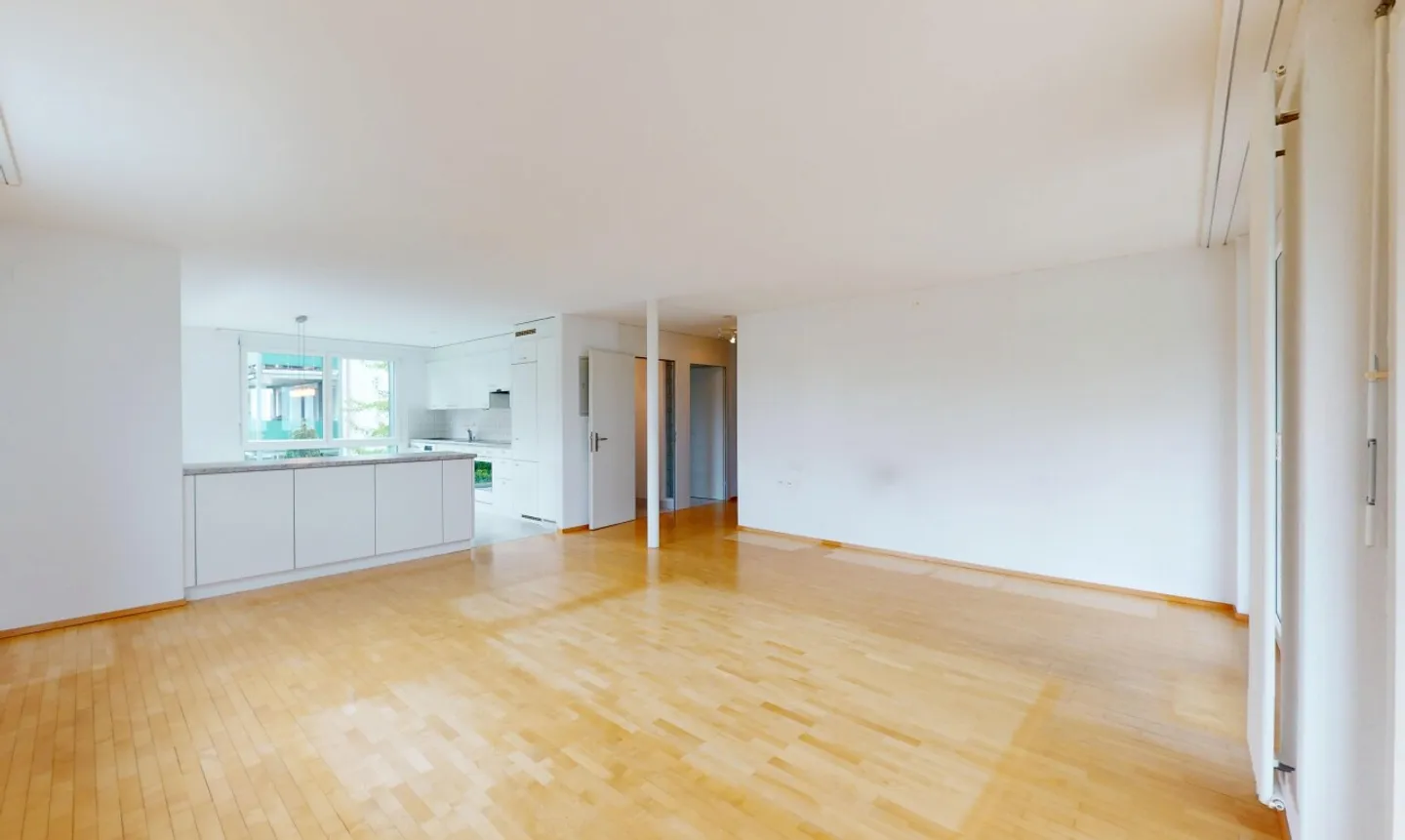 Helle 4.5-Zimmer Wohnung mit Balkon - Foto 4 von 13