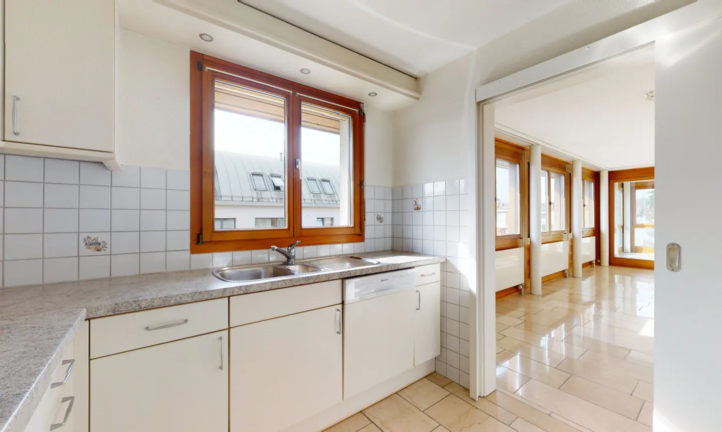 Elegant 4-room apartment with winter garden and parking space - Photo 3 of 13