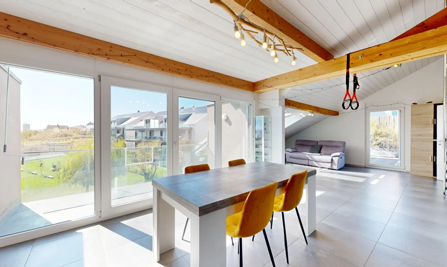4,5 Zimmer im obersten Stock mit 73 m² Balkonen - Foto 3 von 11