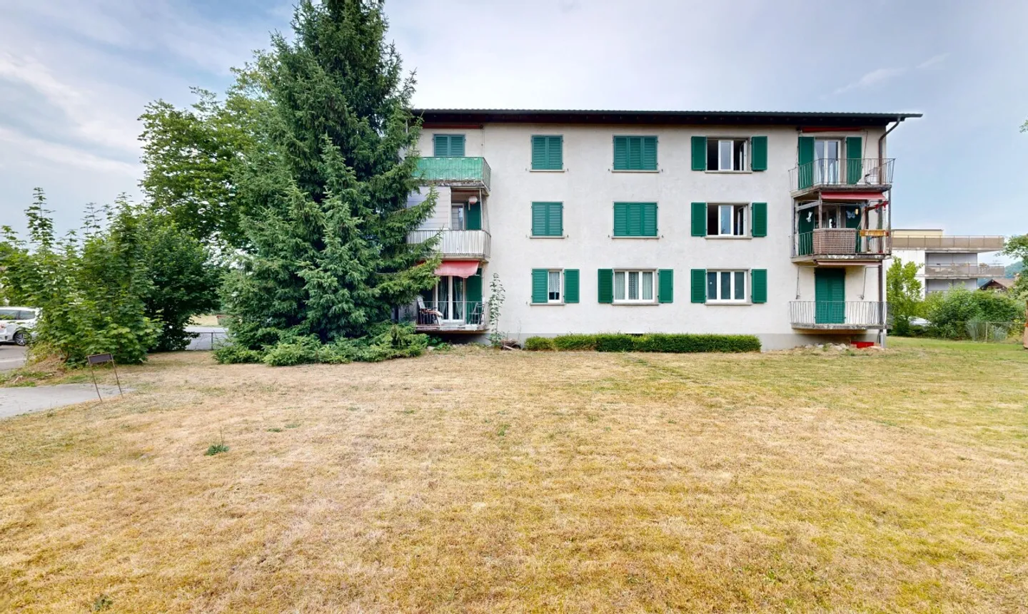 Vollvermietetes Mehrfamilienhaus mit attraktivem Entwicklungspotenzial - Photo 1 sur 10
