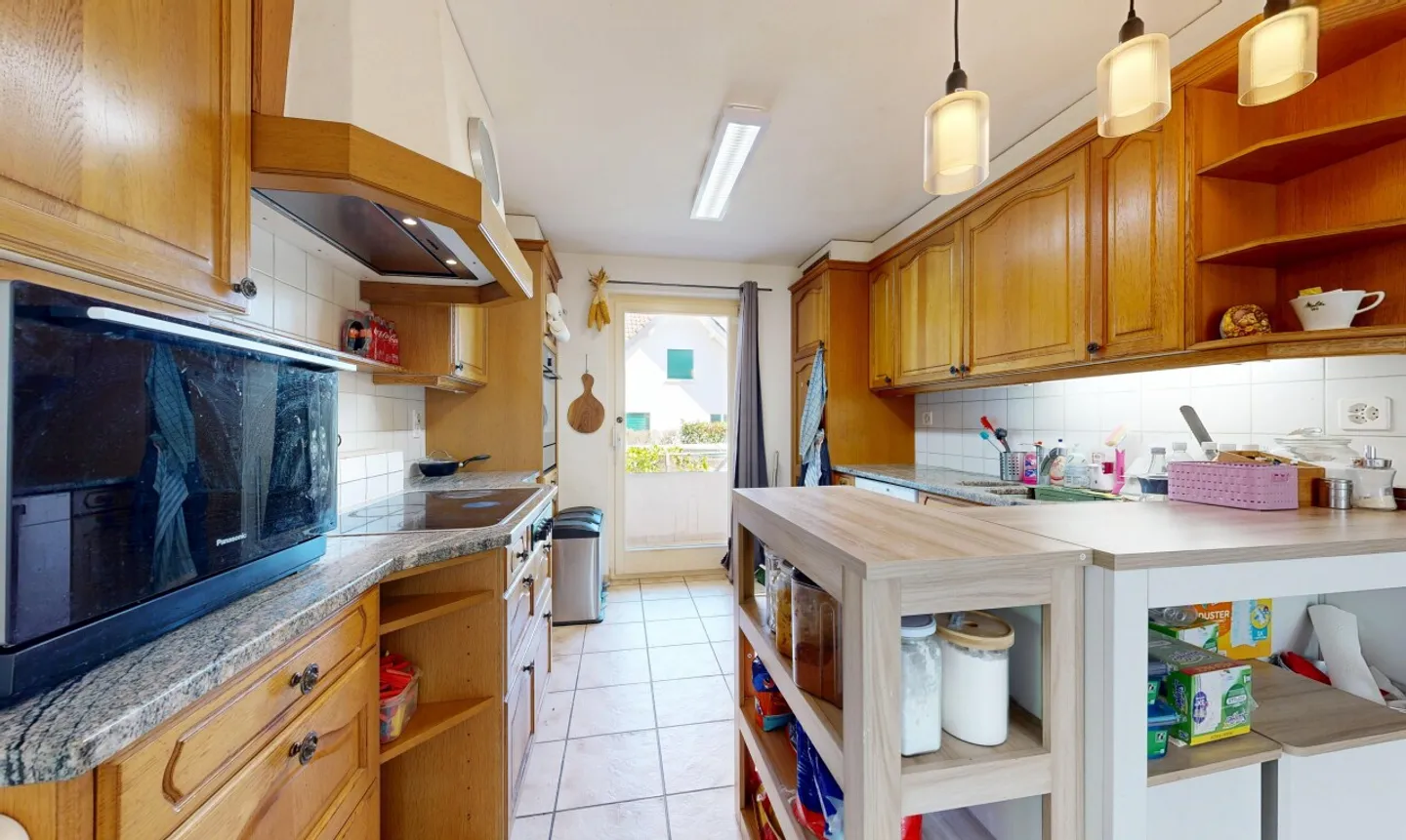Charmantes 5.5 Zimmer Einfamilienhaus mit zusätzlichen Räumlichkeiten - Foto 7 von 11