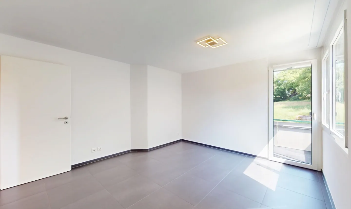 Appartamento duplex moderno e ristrutturato con area giardino - Foto 9 di 11