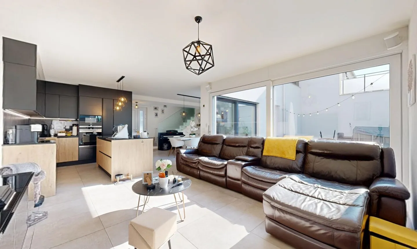 Superbe maison mitoyenne en PPE – 4.5 pièces avec grande terrasse - Foto 2 von 11