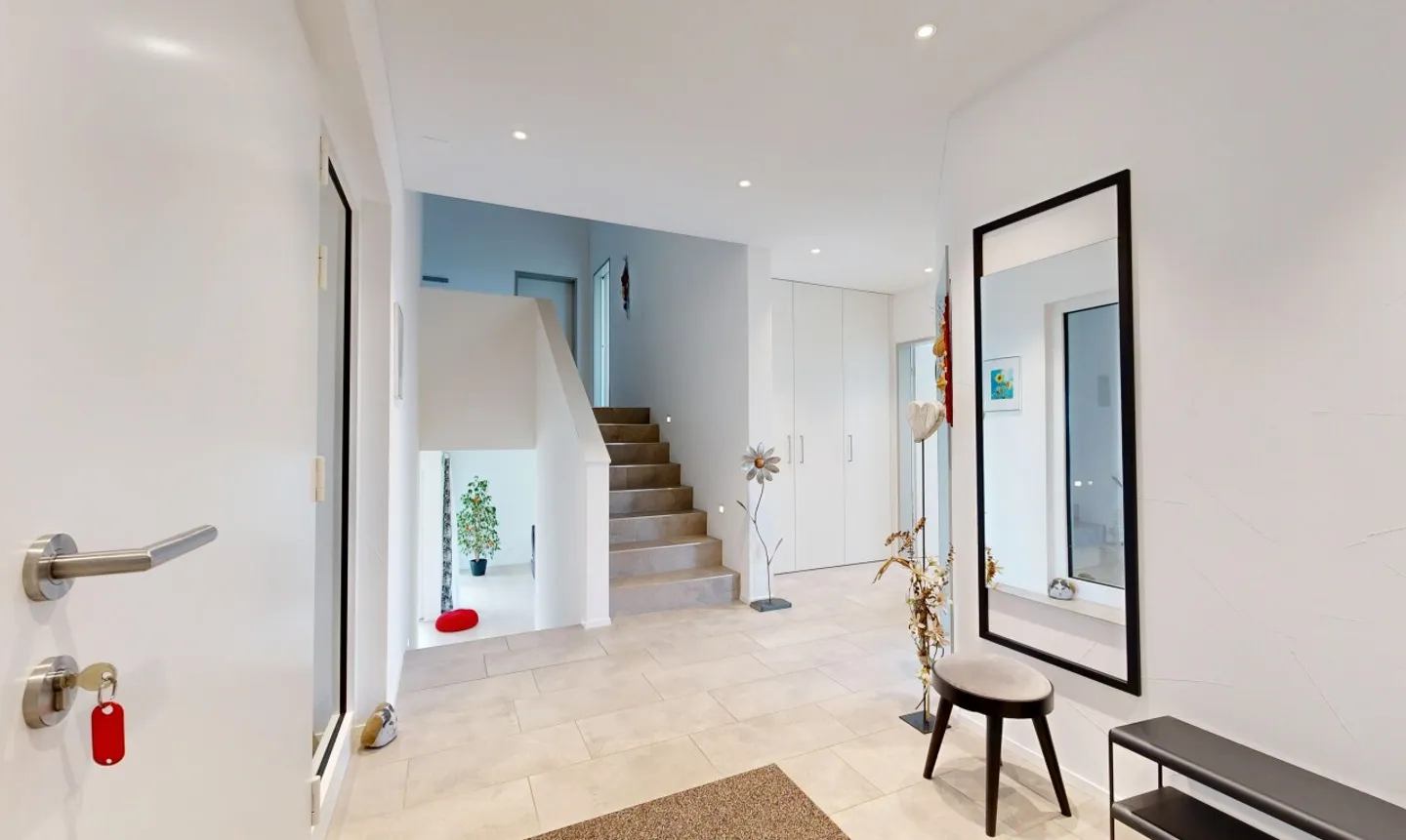 Maison individuelle exclusive, presque neuve de 7,5 pièces avec vue dégagée - Photo 3 sur 11