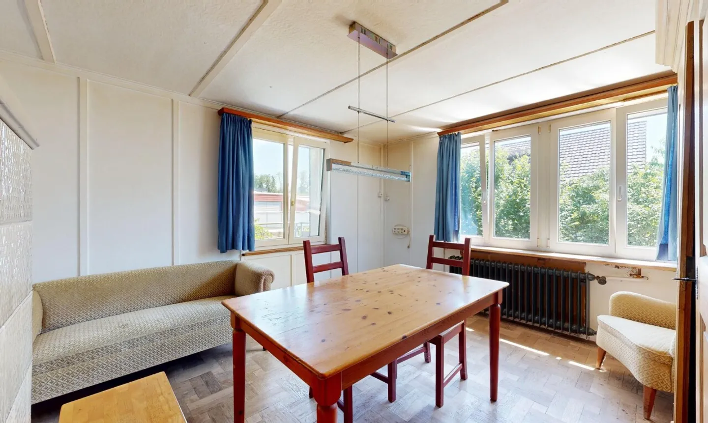 Detached property with space for your own ideas - Photo 2 of 11