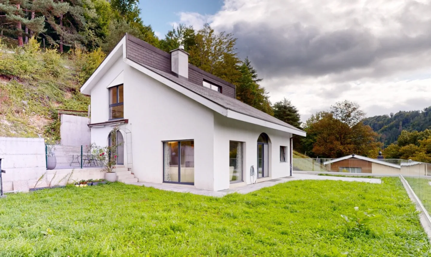 Charming Family Home in Jura - Photo 2 of 11