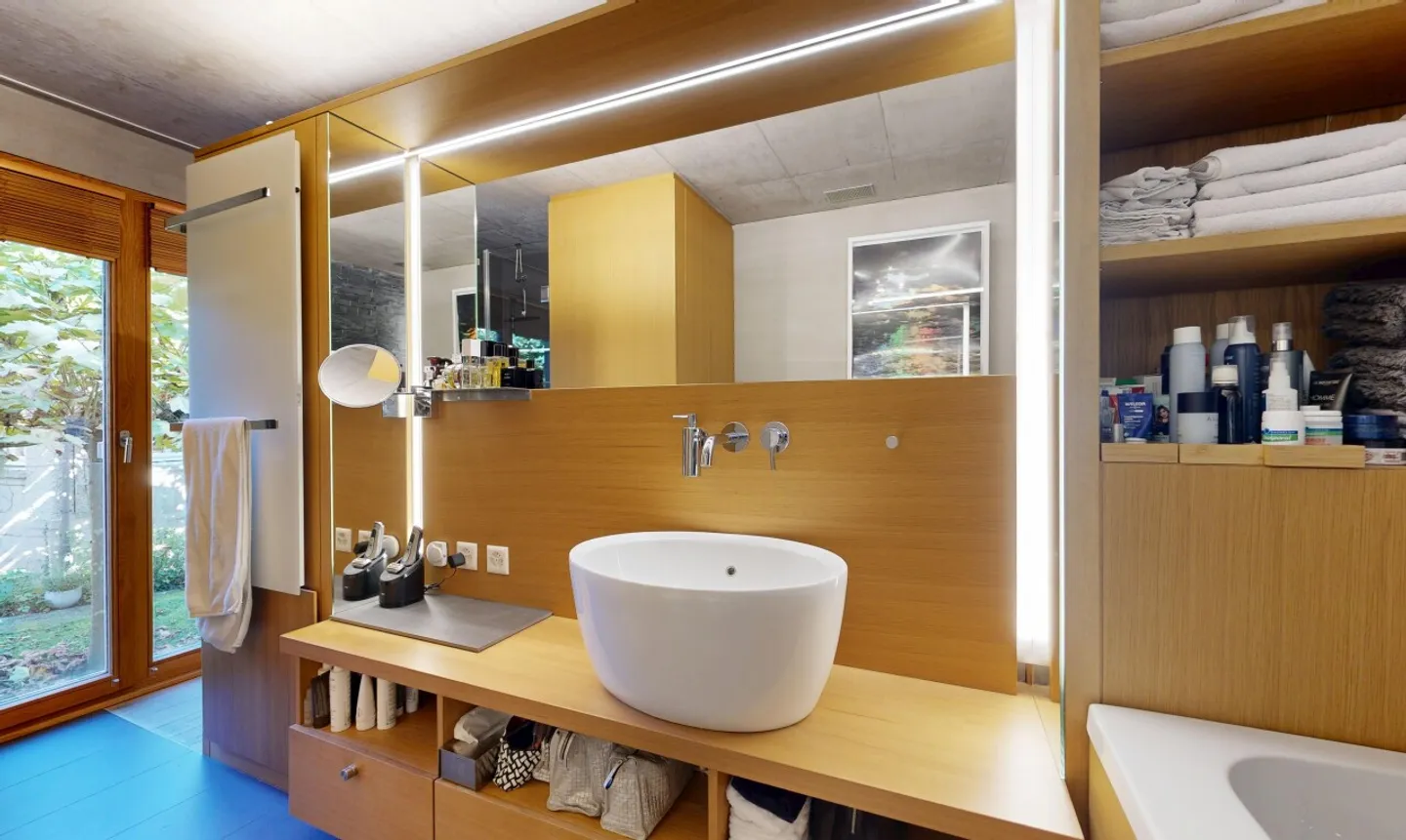 Casa moderna con giardino, ascensore per parcheggio e atmosfera confortevole - Foto 11 di 13