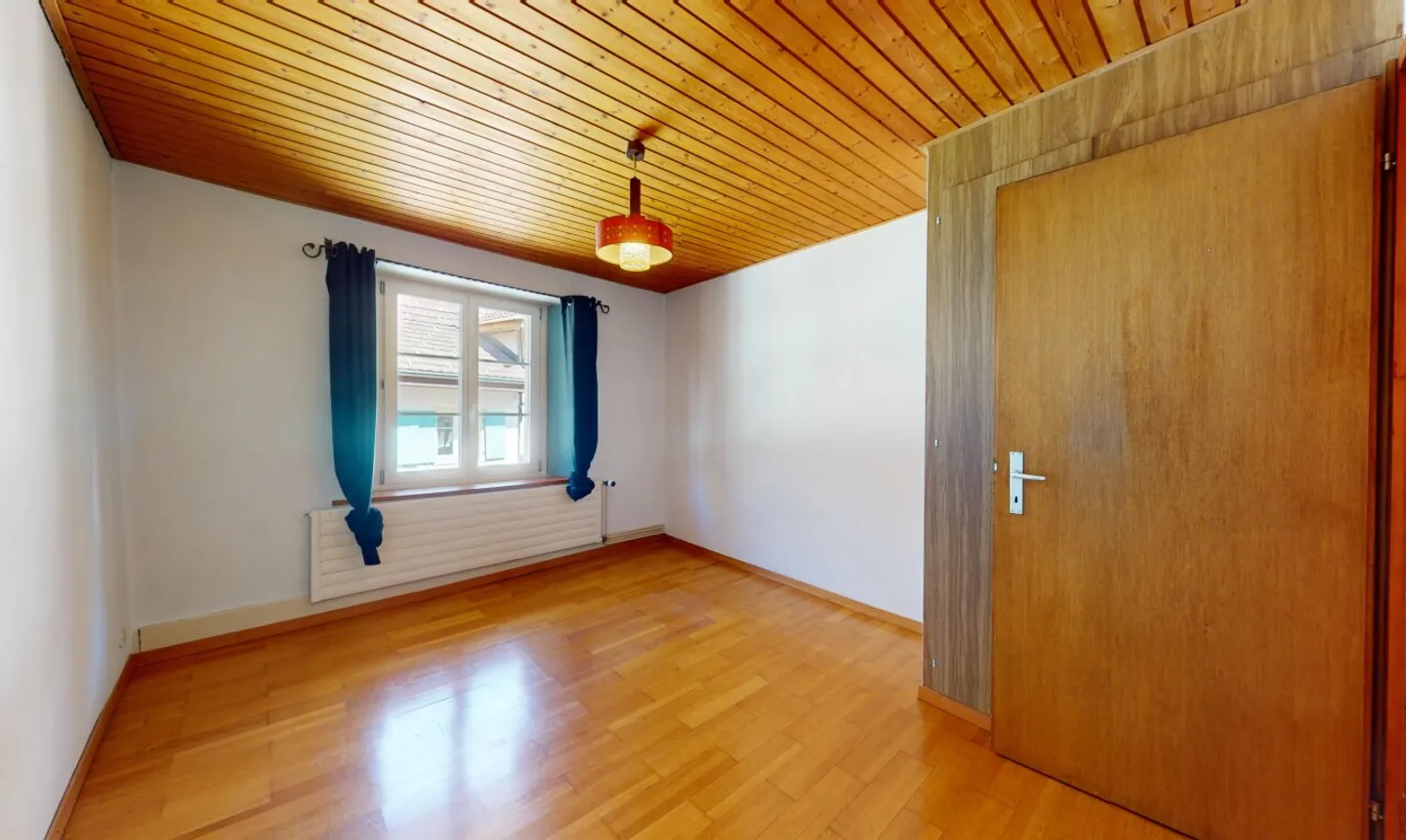 Charming Rheineck House with Expansion Potential in a Central Location - Photo 8 of 11