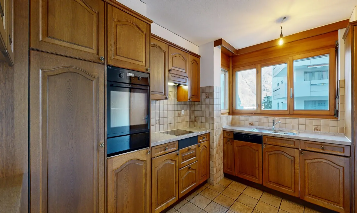 Ampio appartamento duplex di 5 stanze con vista sulle montagne – Ideale per famiglie - Foto 9 di 11