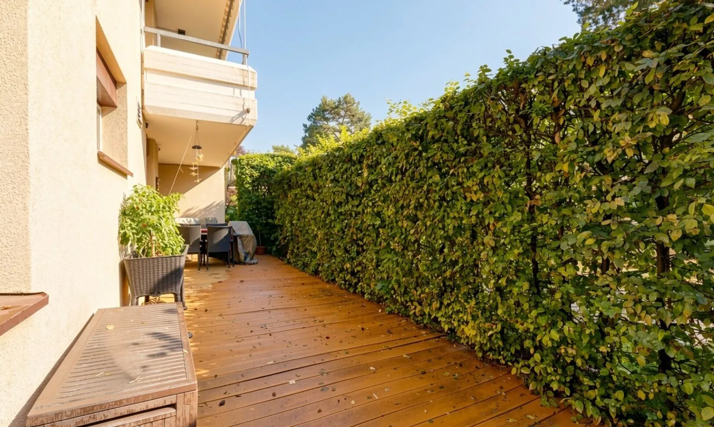 Appartement de jardin avec un potentiel énorme sur la Côte d'Or de Zurich - Photo 10 sur 11