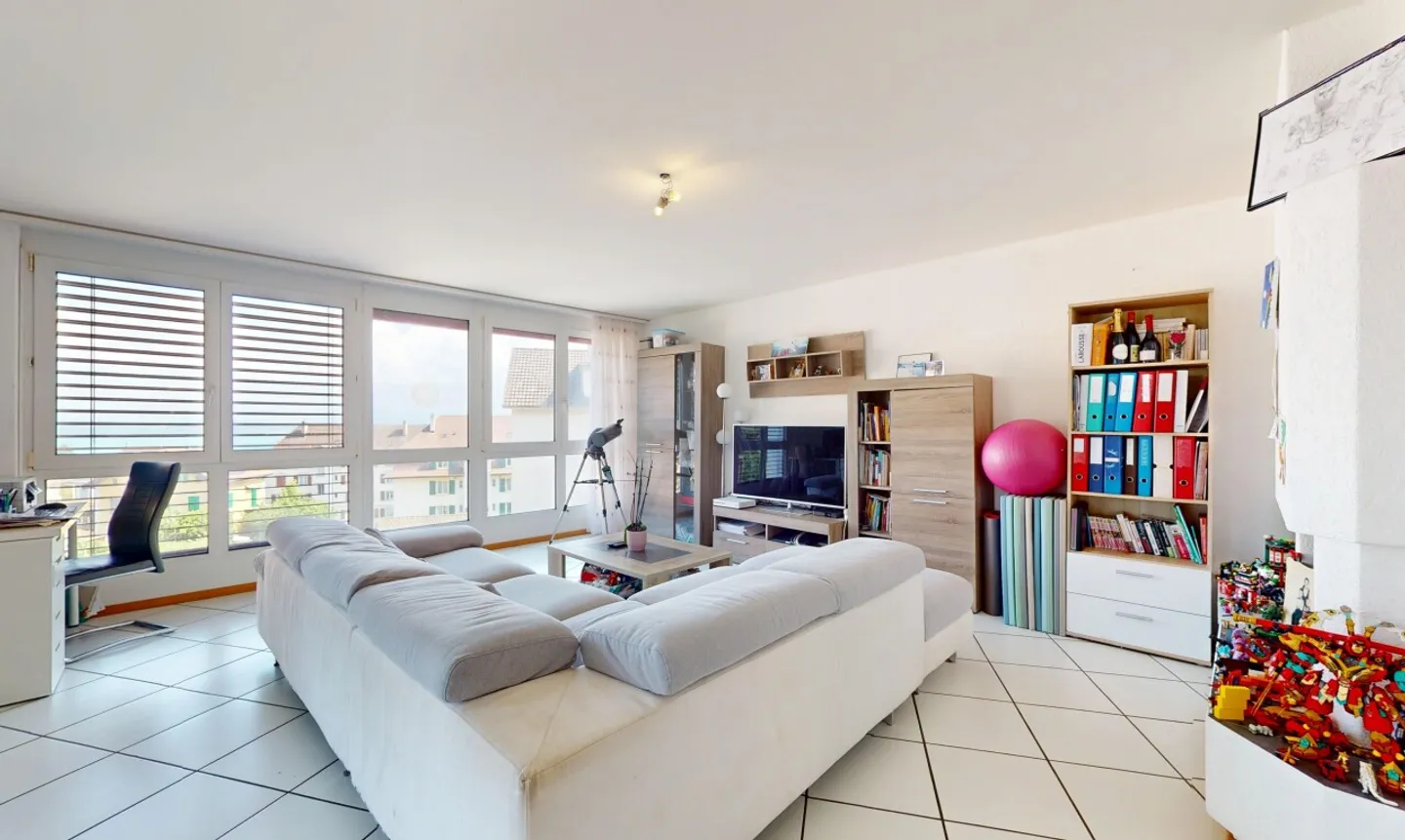 Appartamento ristrutturato di 4,5 locali con vista sul lago! - Foto 5 di 13