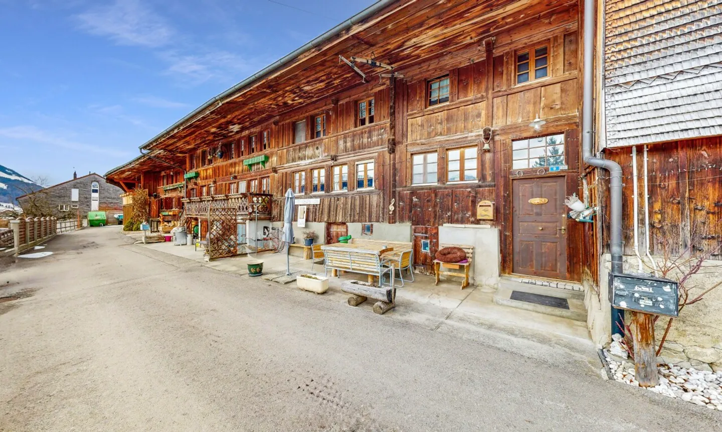 Une ferme atypique à réinventer, au cœur de la Gruyère - Foto 3 di 11