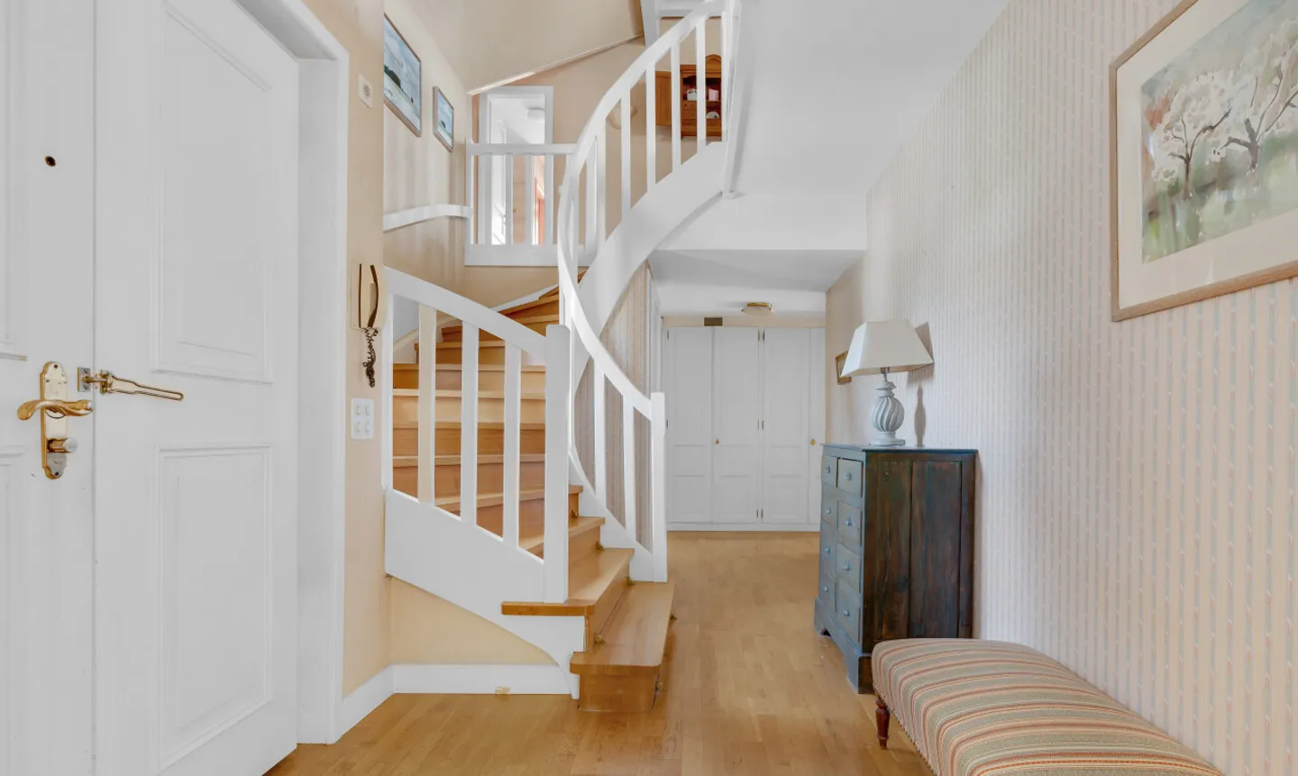 Exceptional Villa in Tannay: Space, Well-being, and Elegance - Photo 1 of 11