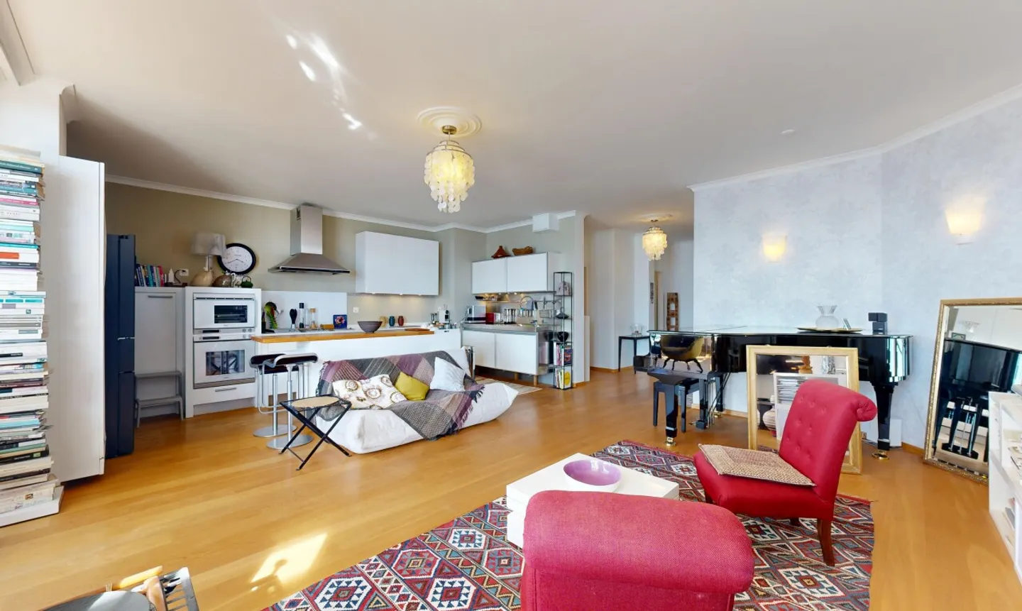 Heartfelt apartment with garden and panoramic view of the lake - Photo 9 of 11