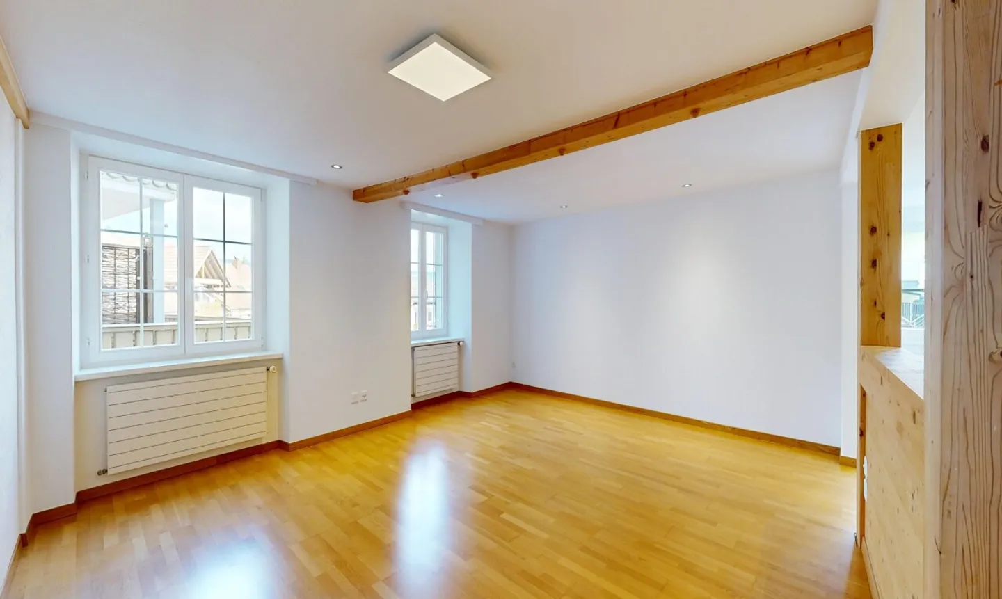 Charmante und grosszügige 3.5-Zimmer Wohnung mit privatem Garten! - Foto 2 di 11