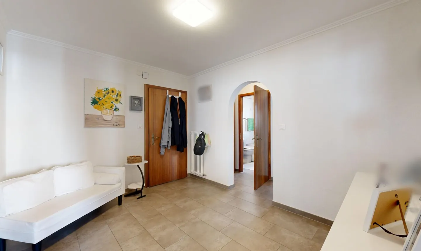 Appartement spacieux avec trois balcons - Photo 7 sur 13