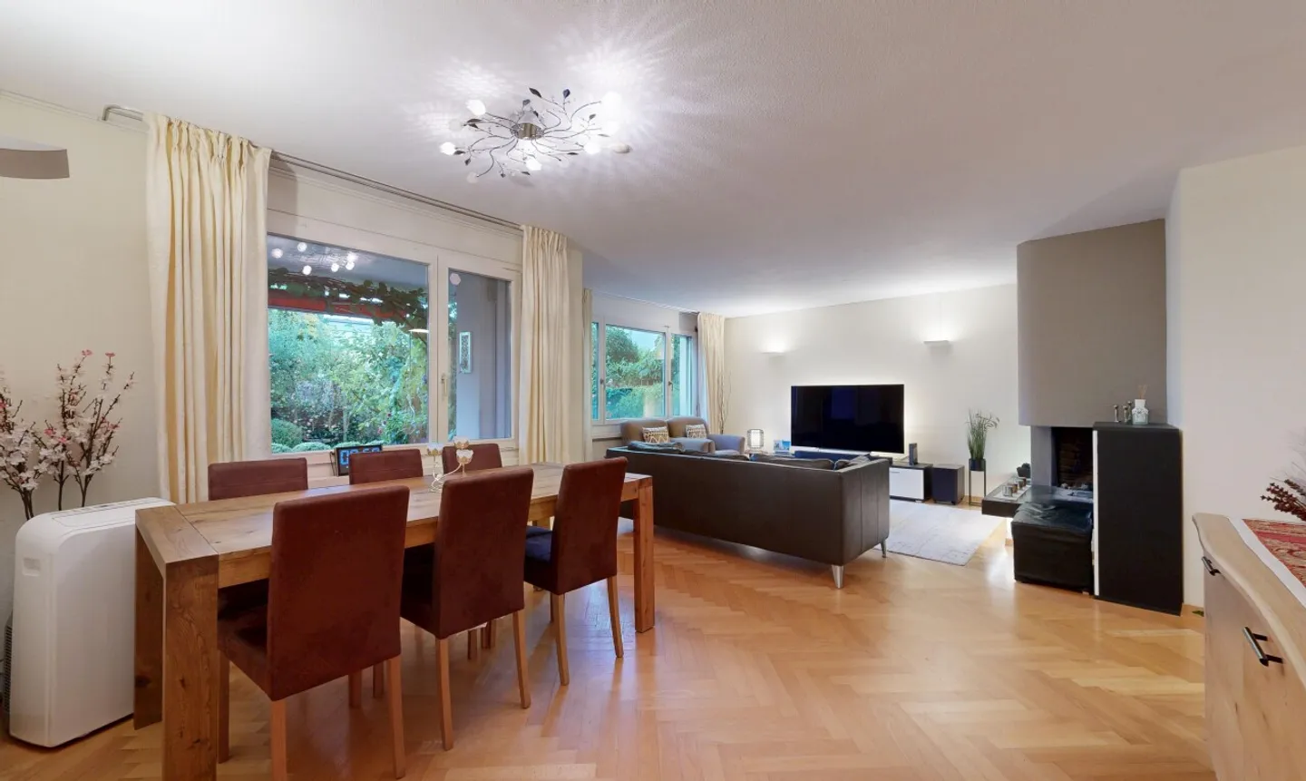 Appartement de jardin avec un potentiel énorme sur la Côte d'Or de Zurich - Photo 2 sur 11