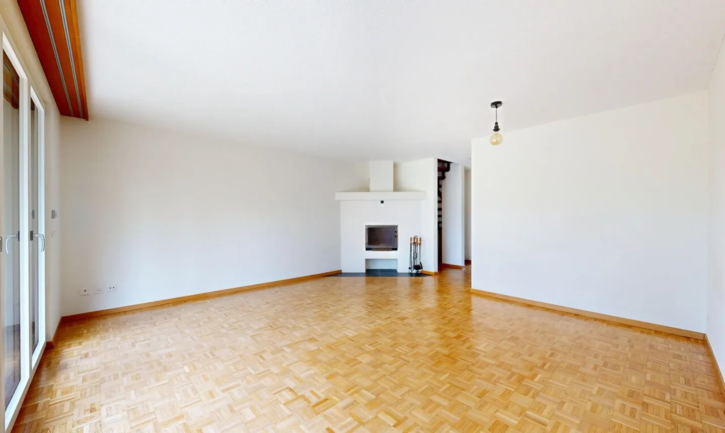 Charmante maison de ville de 5,5 pièces avec grenier aménagé - Photo 4 sur 11