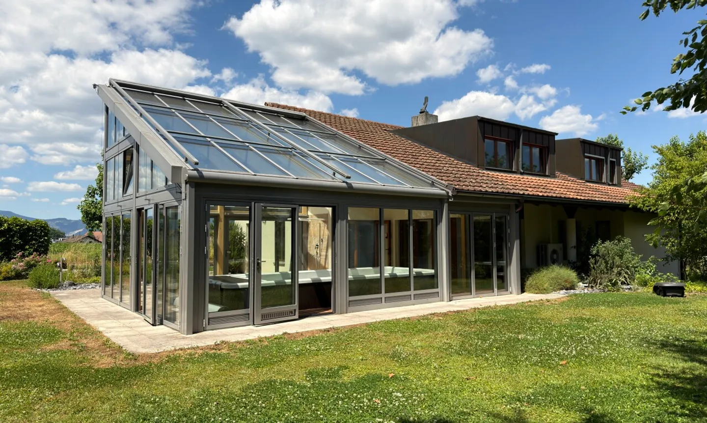 Large Family House with Garden, Conservatory and Lots of Potential - Photo 1 of 11