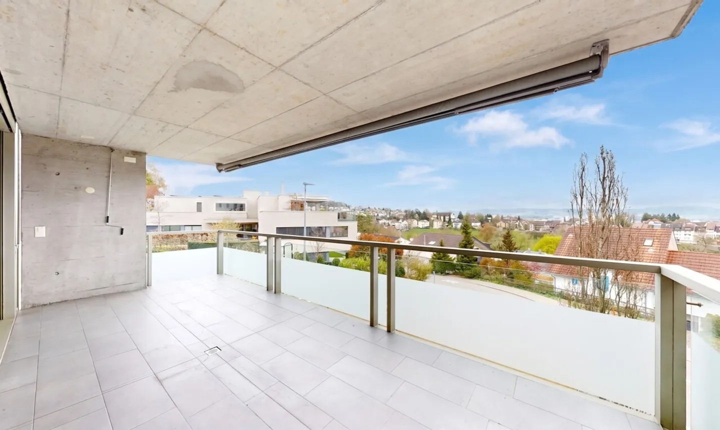 Modernes Apartment mit Balkon - Foto 3 von 11