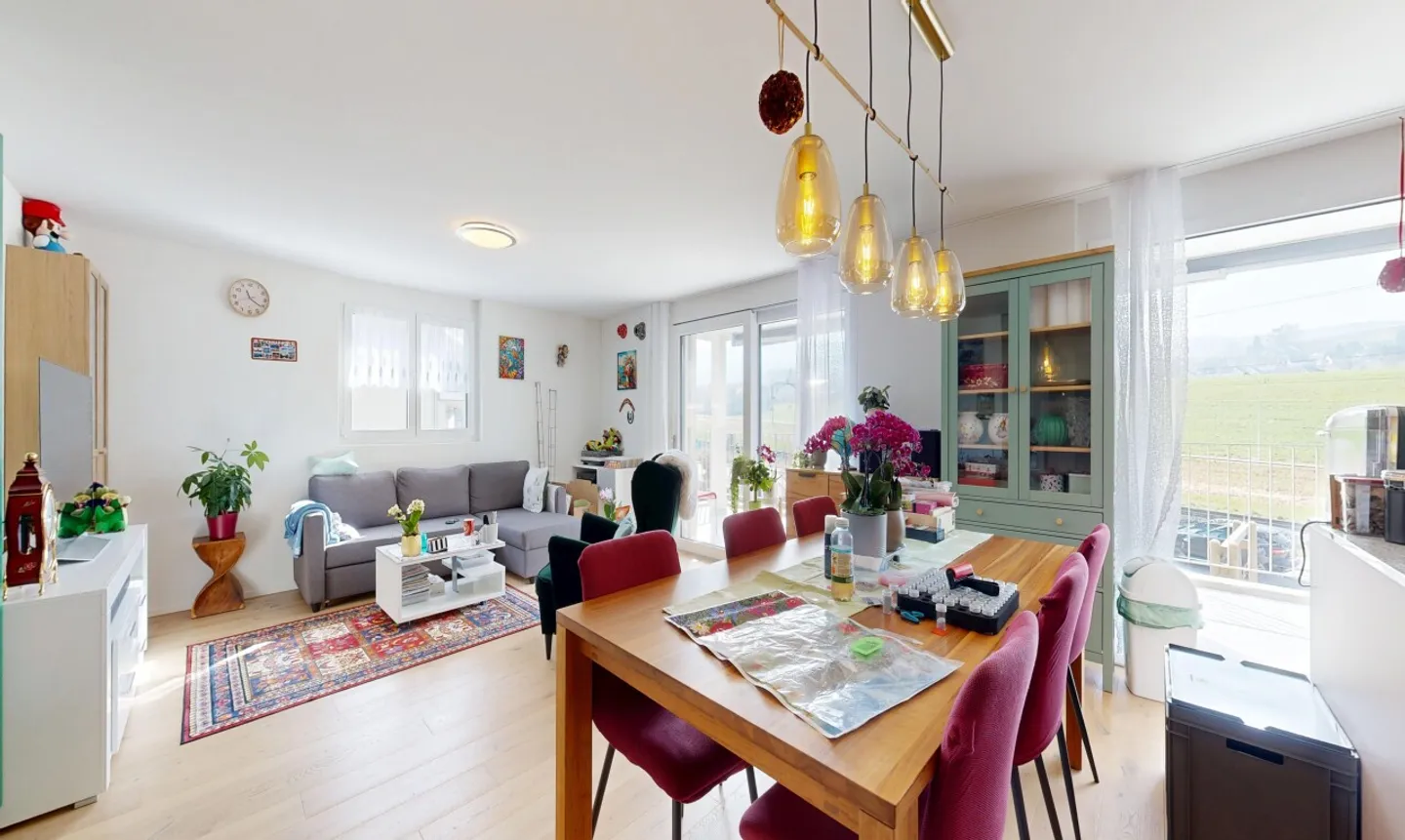 Appartement de 4.5 pièces comme neuf avec balcon sud-ouest - Photo 2 sur 11