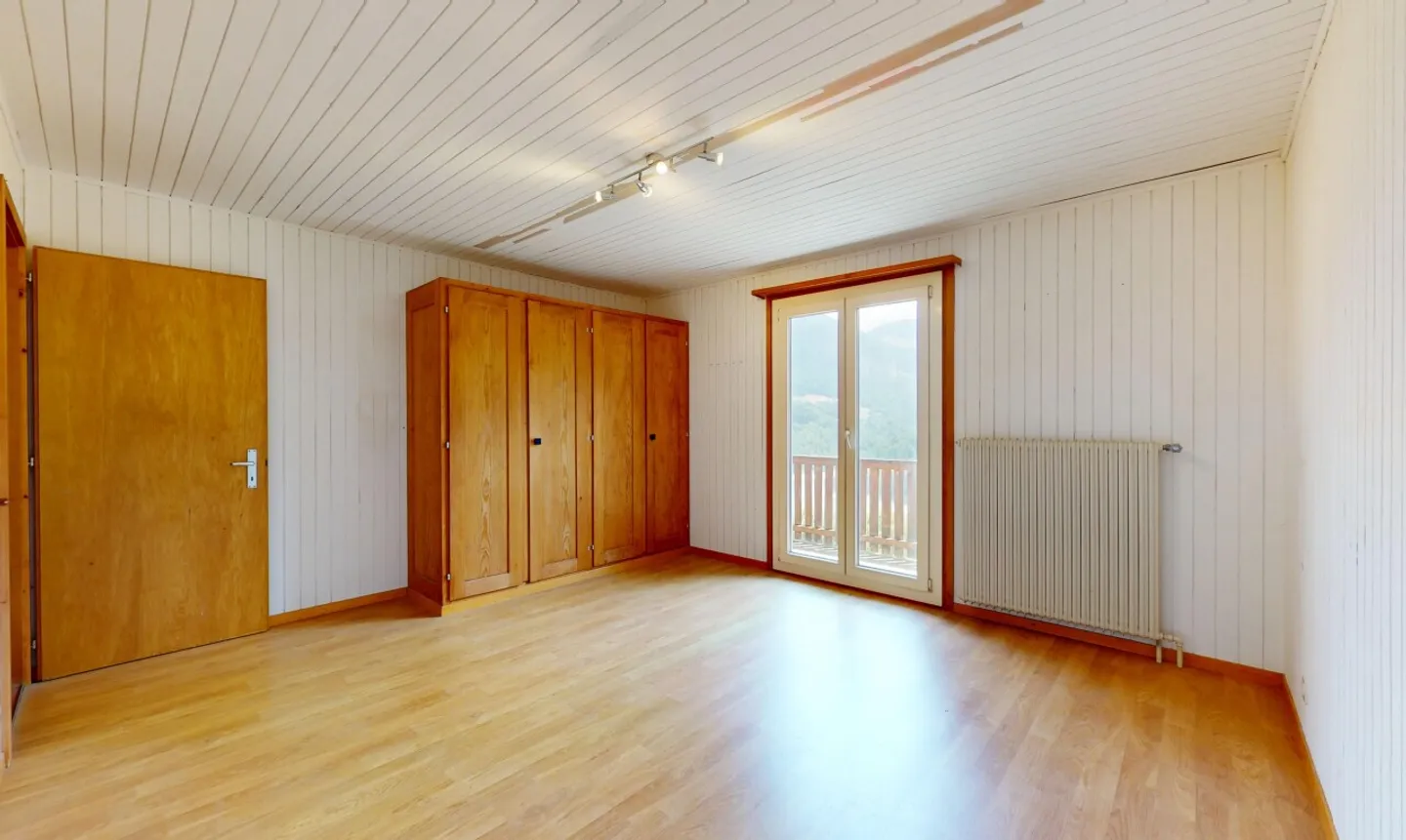 Vista panoramica e fascino autentico: Un chalet da reinventare - Foto 12 di 13