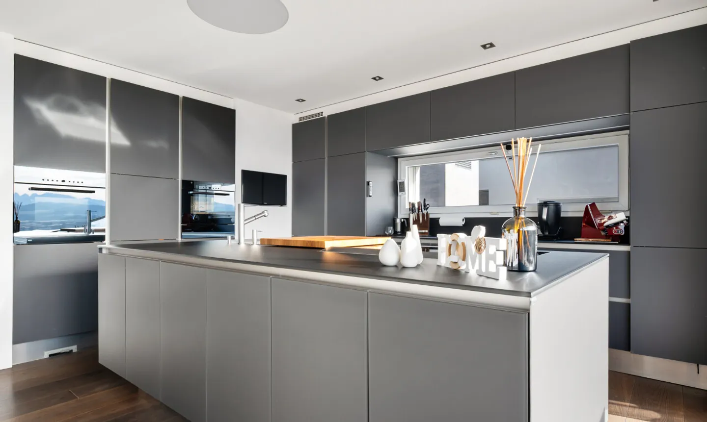 Exklusive Attika-Terrassenwohnung in Wil - Ruhe, Stil und Weitblick - Foto 4 di 11