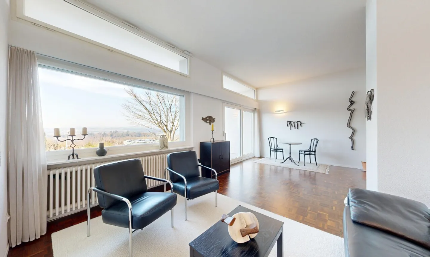 Stylish Home with Panoramic Views in a Quiet Location - Photo 4 of 11