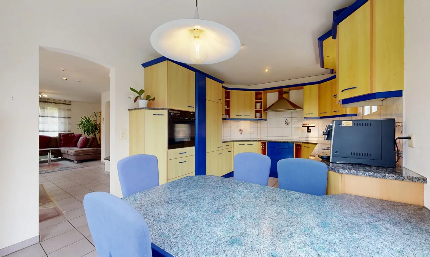 Stylish 6.5-room house in elevated location with panoramic view - Photo 9 of 11