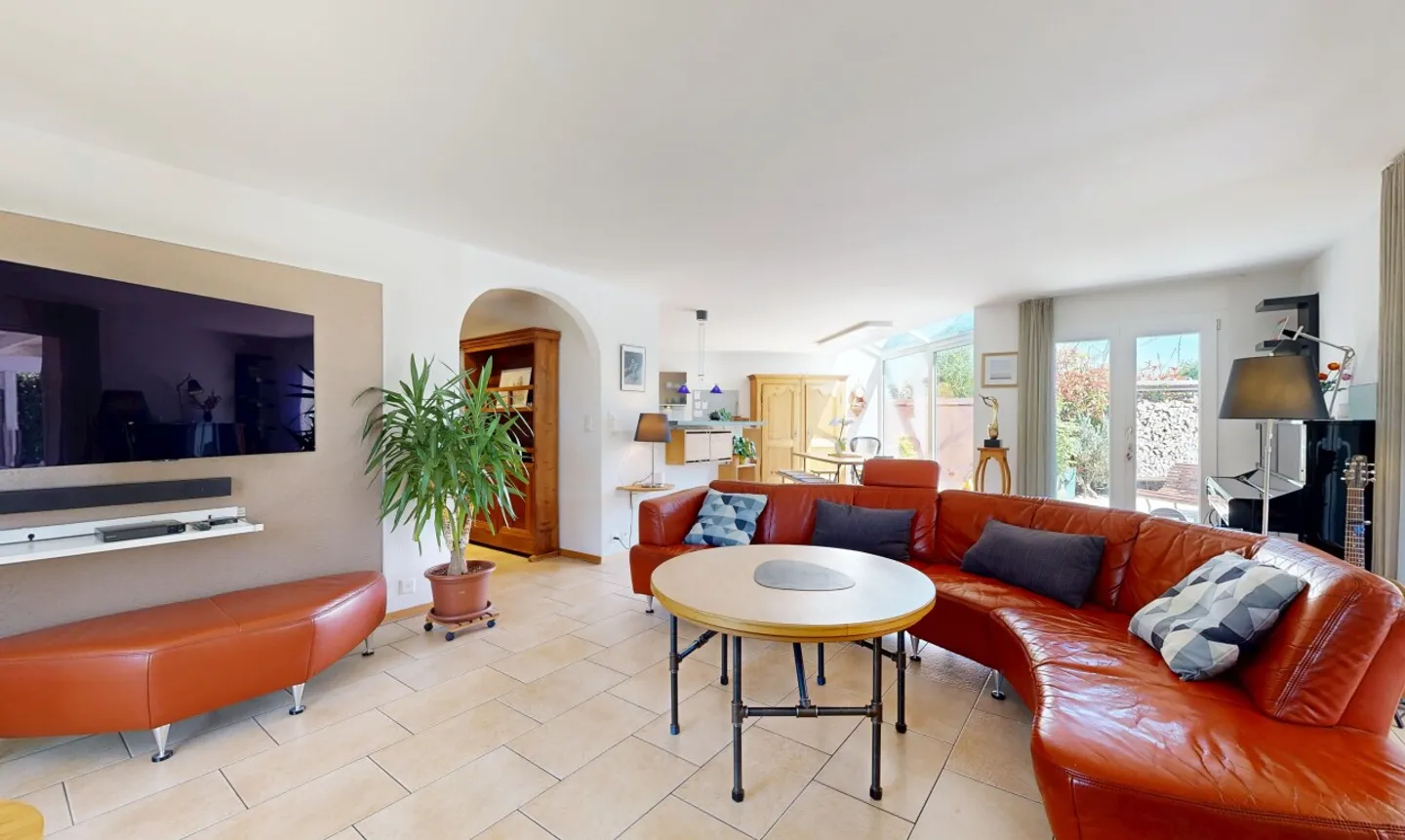 Family House – 189 m², mountain view, garden and south exposure - Photo 2 of 13