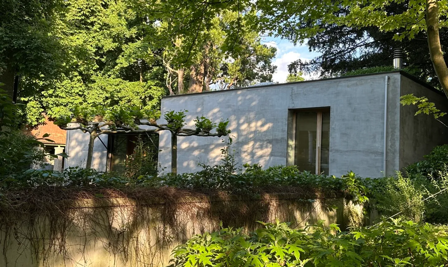 Casa moderna con giardino, ascensore per parcheggio e atmosfera confortevole - Foto 1 di 13