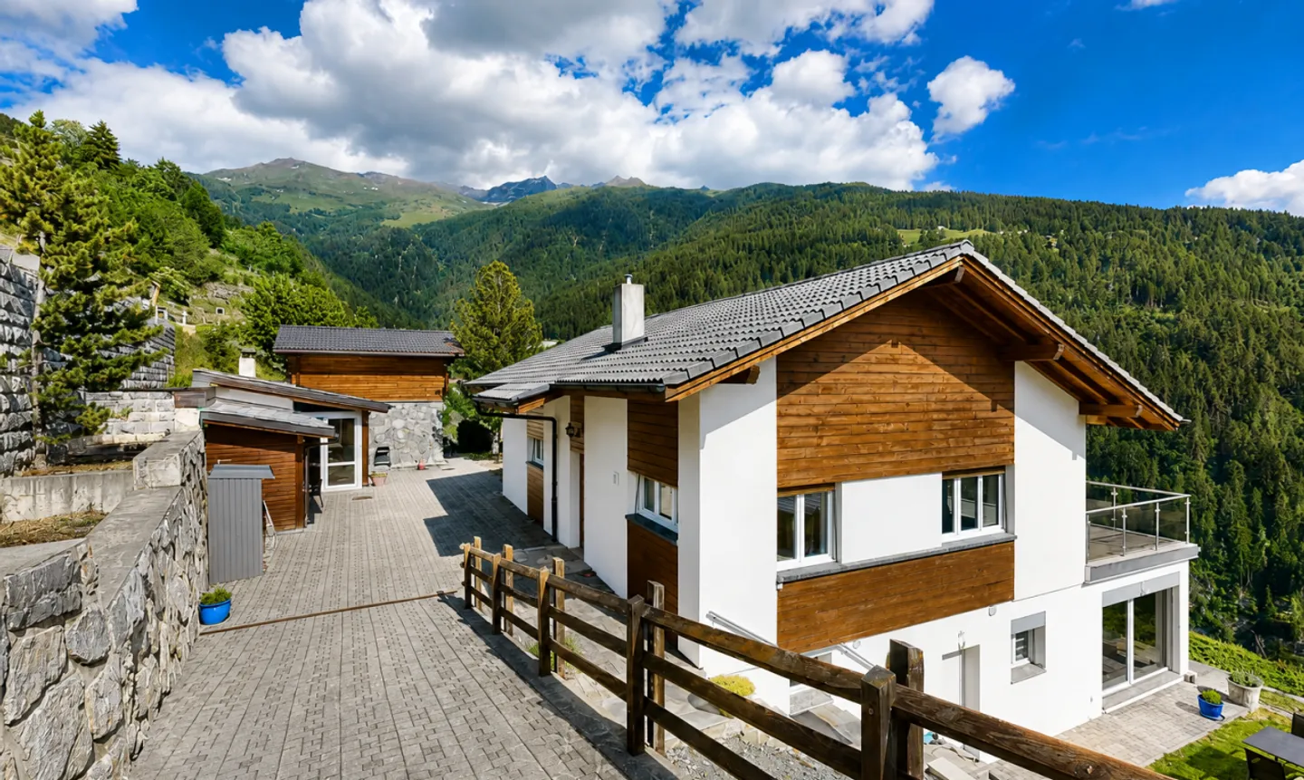 Magnificent property with panoramic view in Mase - Photo 2 of 11