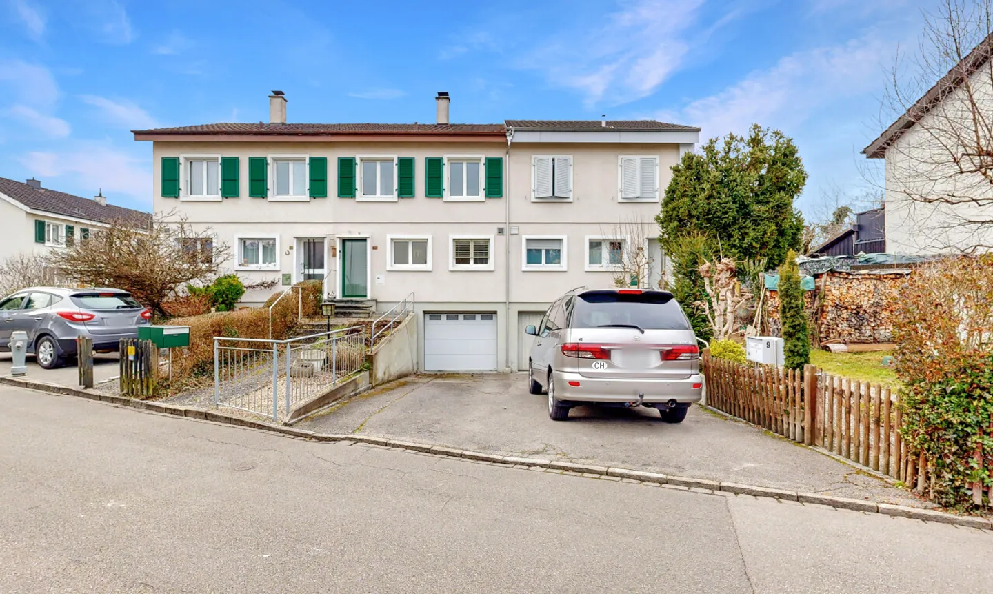 Casa a schiera con grande potenziale di espansione in una zona residenziale privilegiata - Foto 1 di 11