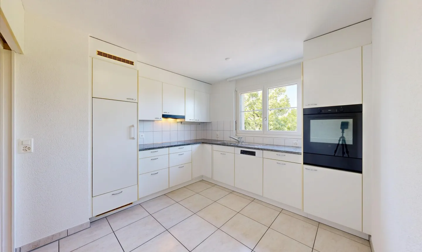 Tax-Advantaged Living Happiness: 4.5-Room Apartment in Binz - Photo 7 of 11