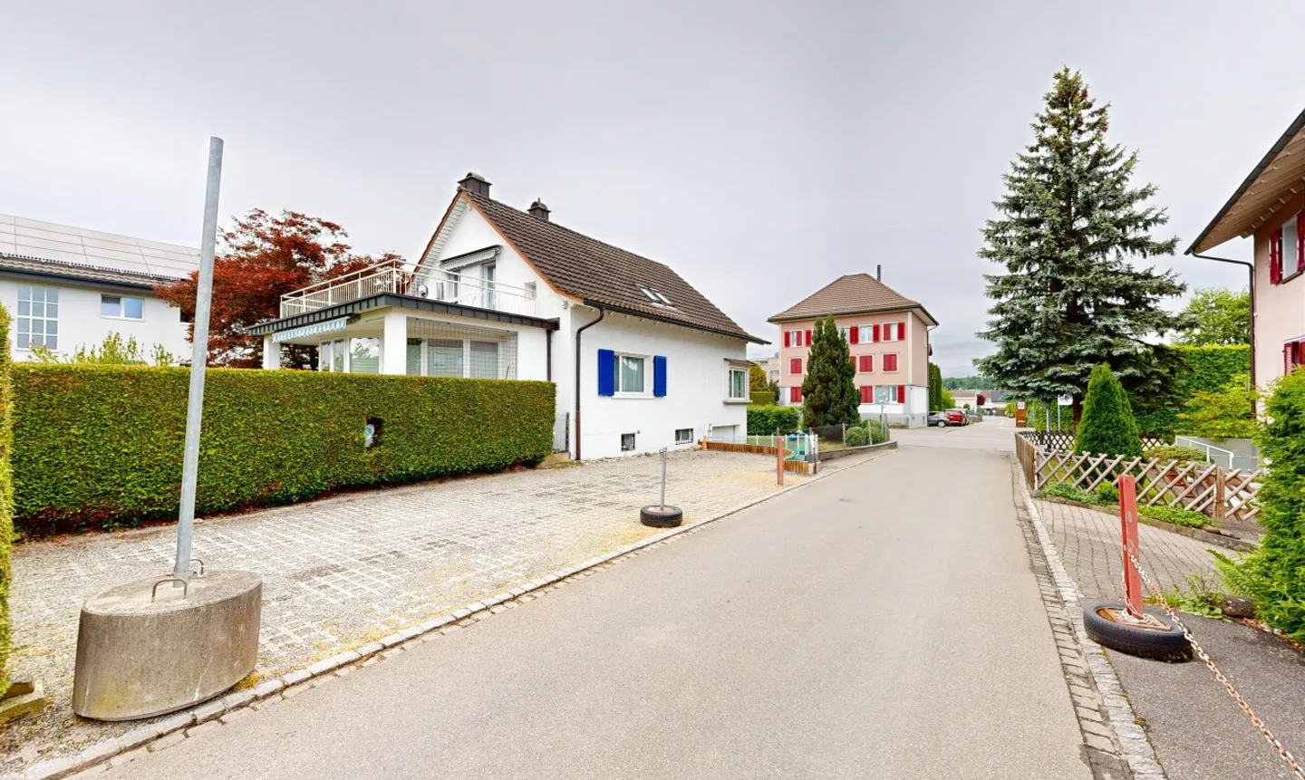 Charmantes Einfamilienhaus mit Garten - Foto 2 von 11