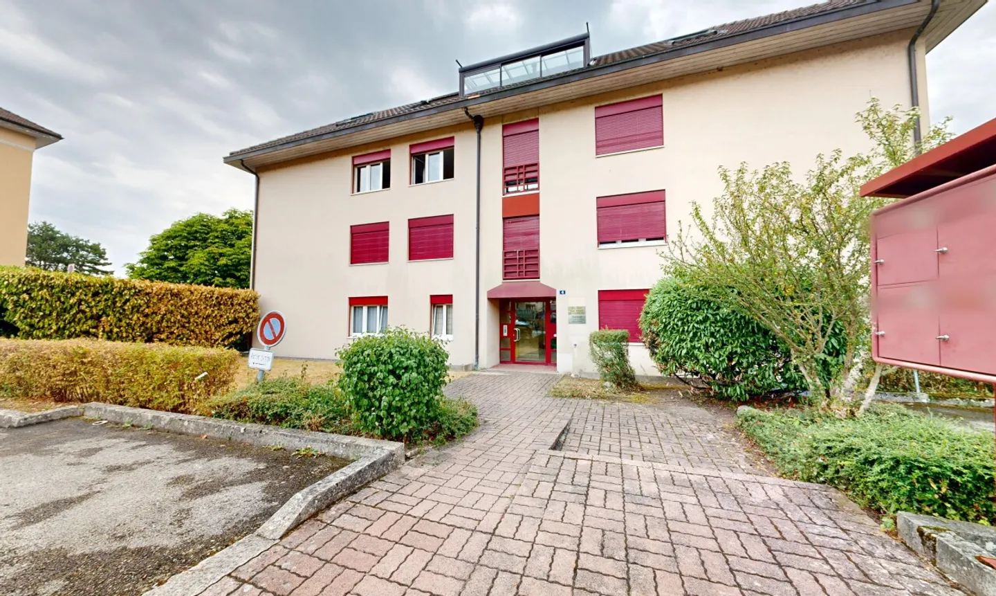 Helle 5,5-Zimmer-Wohnung mit Seeblick und Ruhe in Neuenburg - Foto 1 von 13