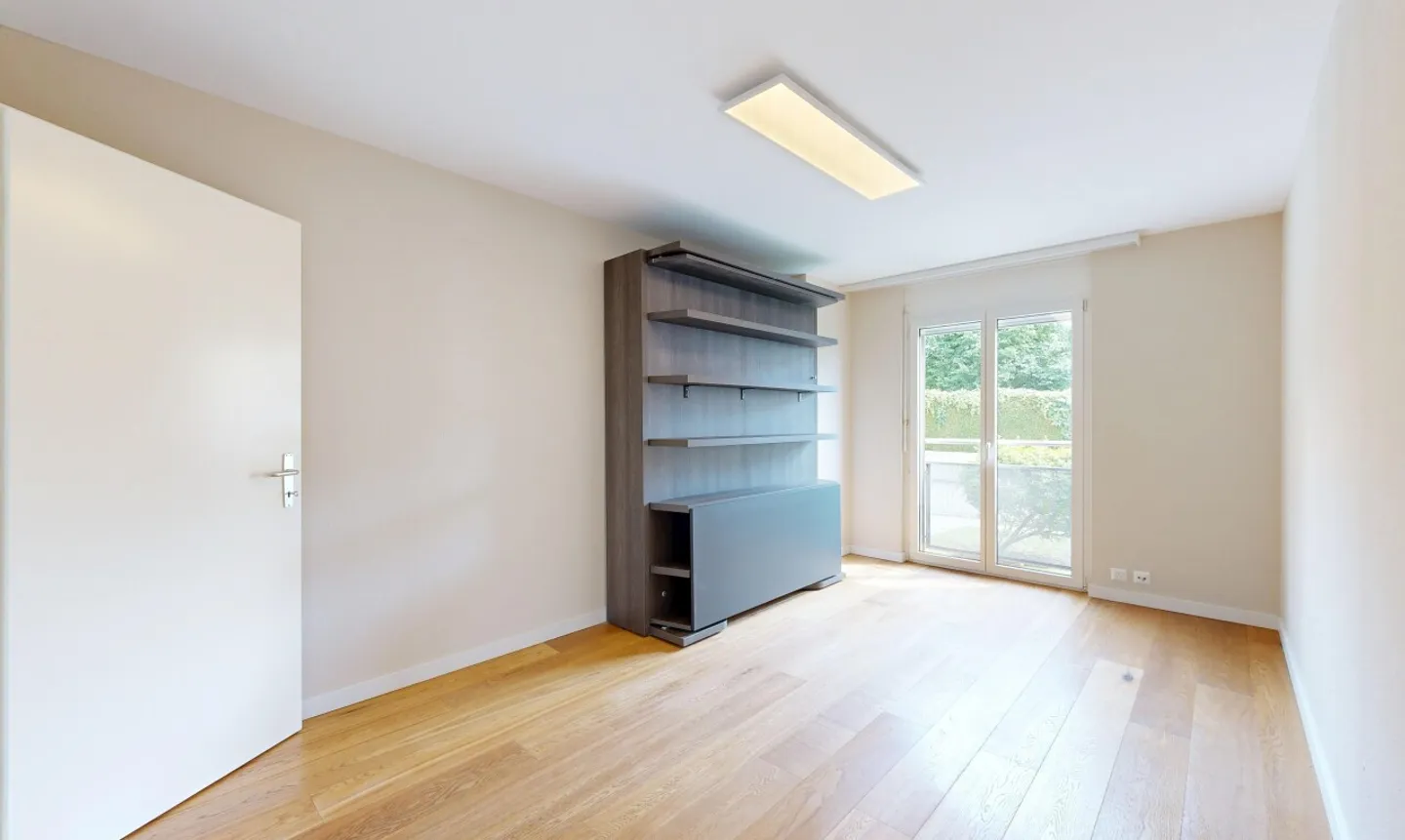 Spacious Garden Apartment in Morges - Photo 9 of 11