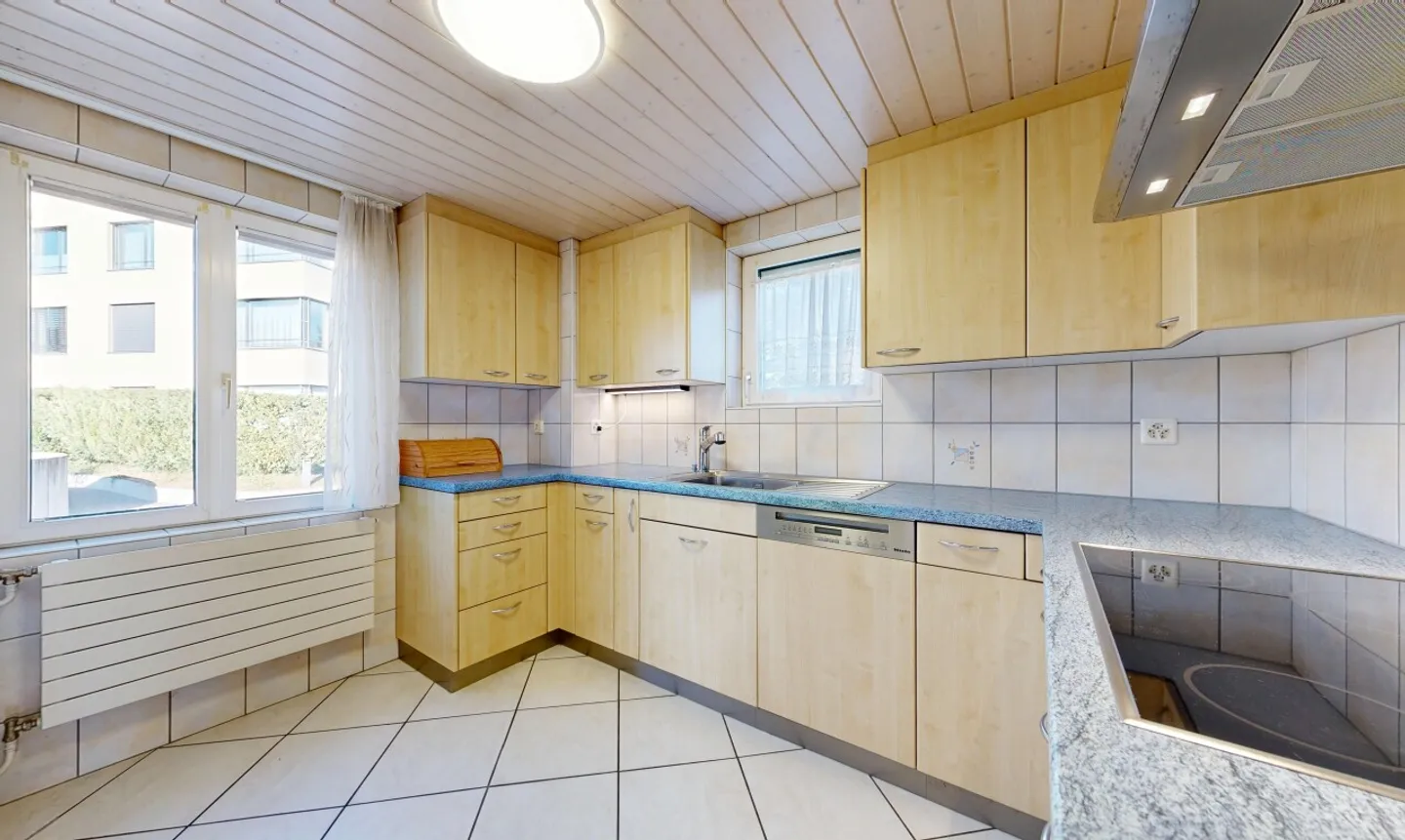 Incantevole casa unifamiliare di 4 stanze con potenziale di ampliamento su un terreno di 732m2 - Foto 5 di 11