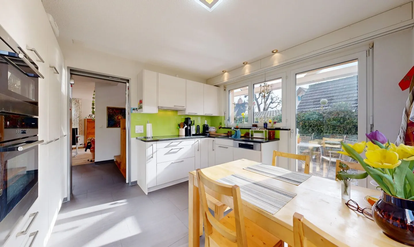 Maison individuelle moderne avec jardin et beaucoup d'espace - Photo 3 sur 11