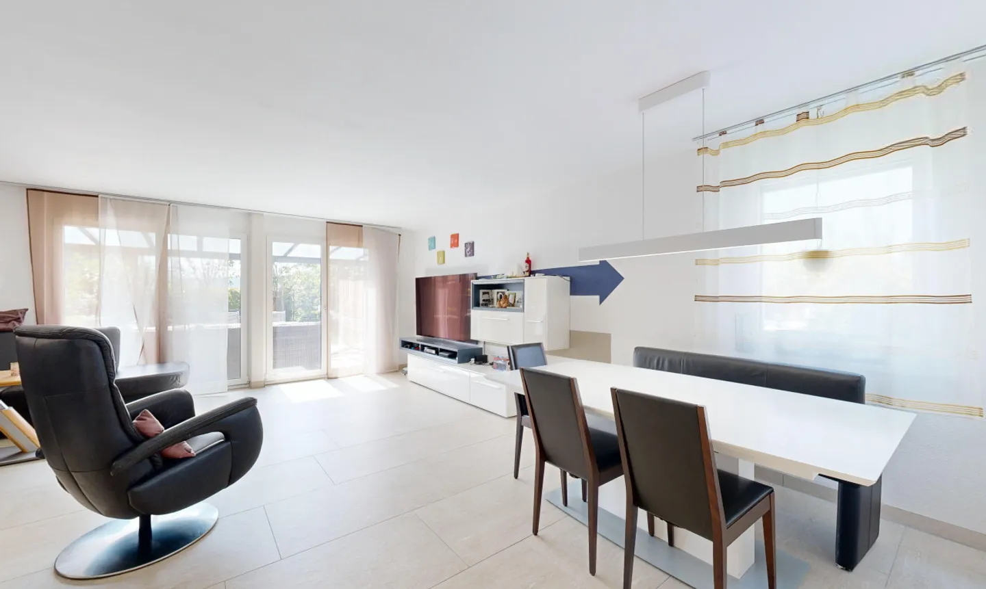 Maison de ville spacieuse et lumineuse à Adlikon près de Regensdorf - Photo 4 sur 13