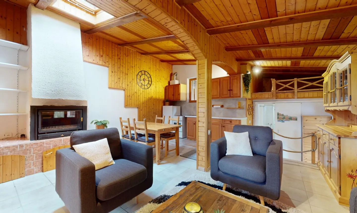 Chalet semi-indipendente affascinante con terreno e terrazza - Foto 8 di 11