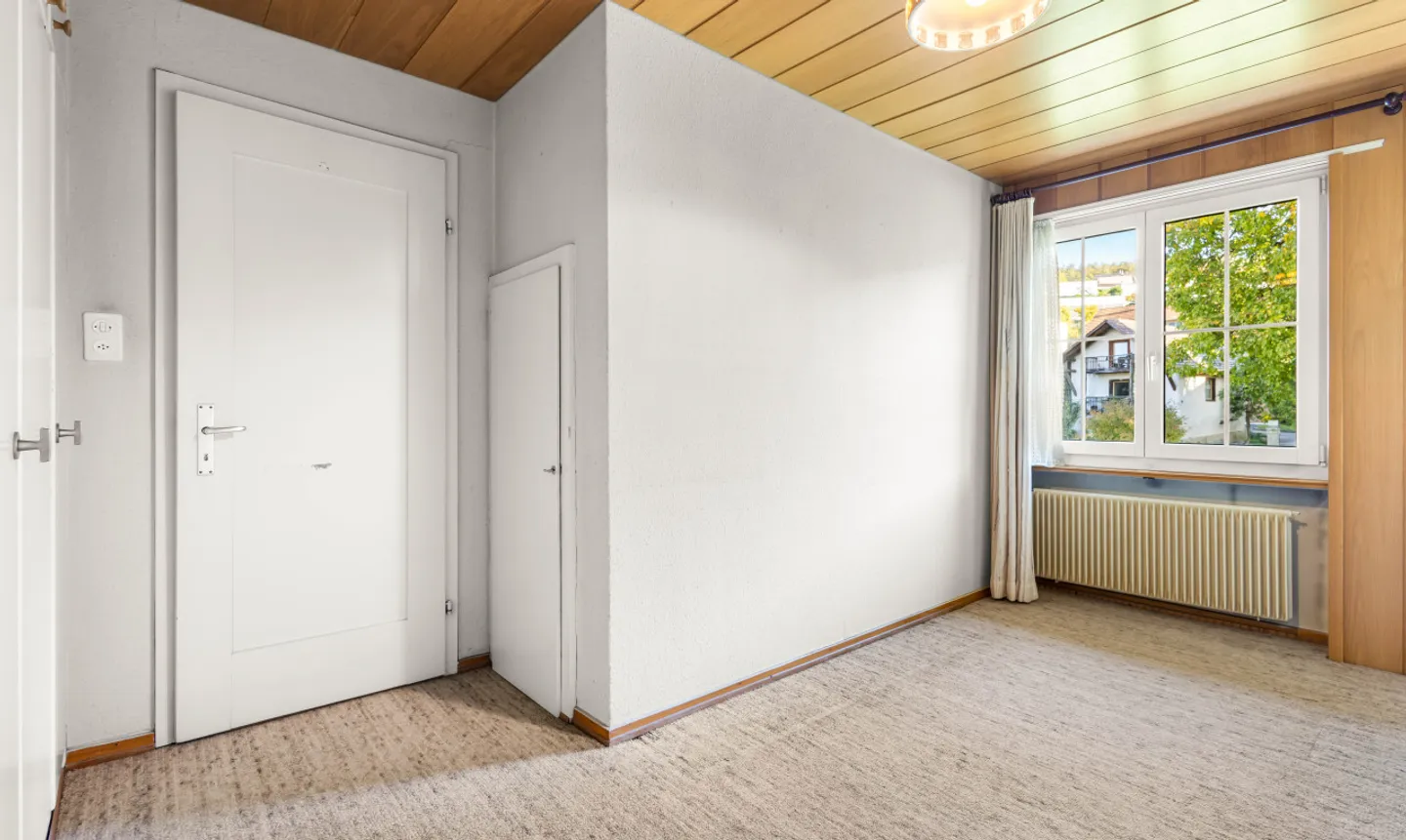 Casa con fascino e opportunità di investimento versatili - Foto 9 di 13