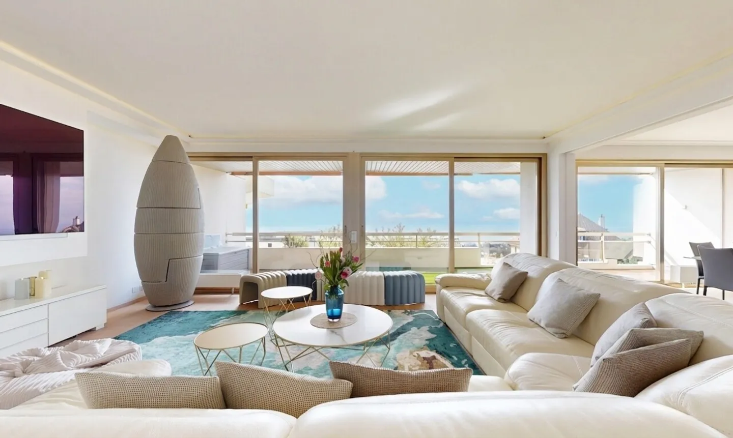 Large 4.5-room apartment with panoramic lake view in Pully - Photo 4 of 11