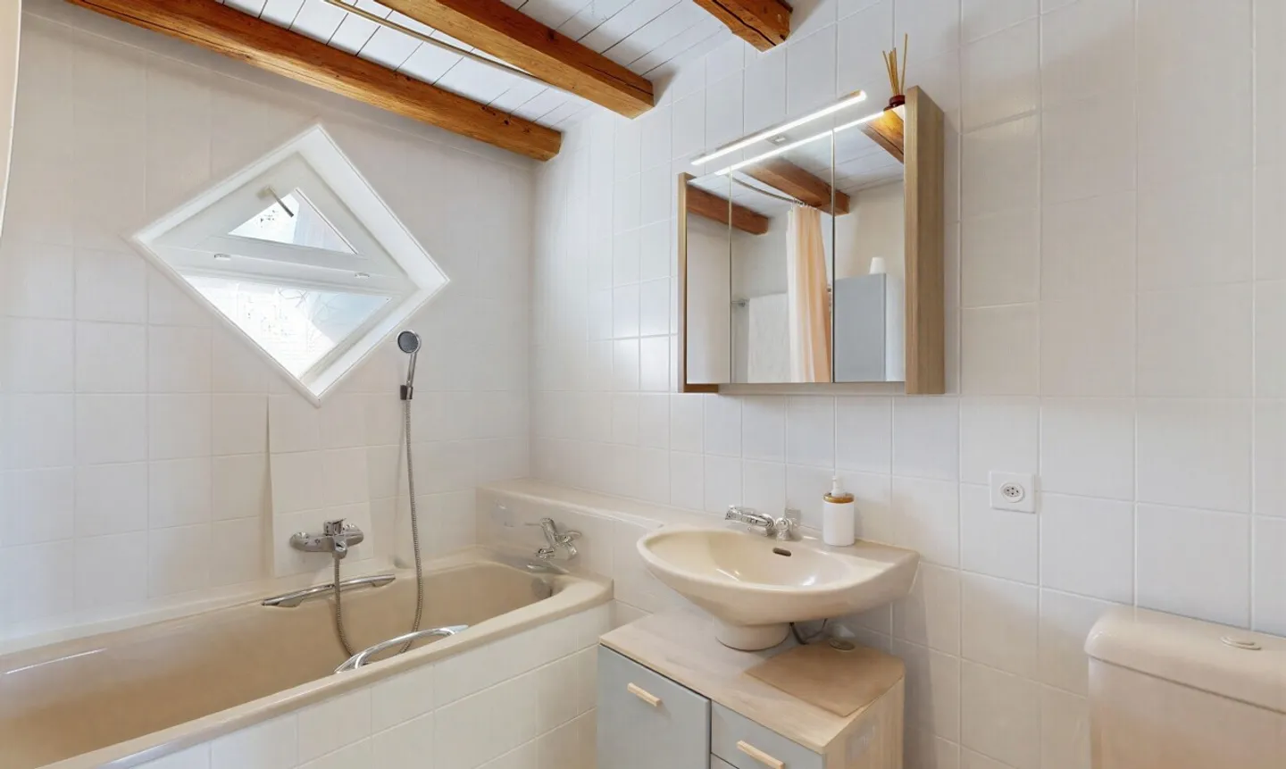 Casa di villaggio del 1850 con fascino preservato, laboratorio di 185 m² - Foto 7 di 11