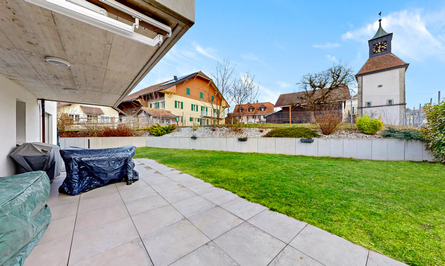 4,5-Zimmer-Wohnung, lichtdurchflutet mit Garten, im Herzen des Dorfes - Foto 10 von 11