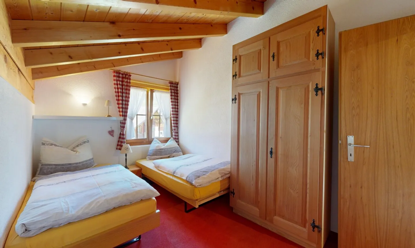 Charmante Dachwohnung mit Bergblick - Foto 9 von 11
