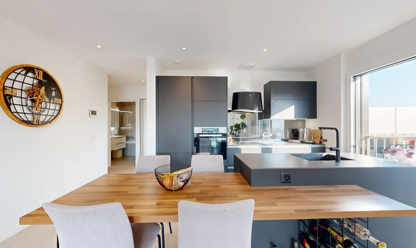 3.5-room apartment, master suite and large balcony - Perroy - Photo 9 of 11