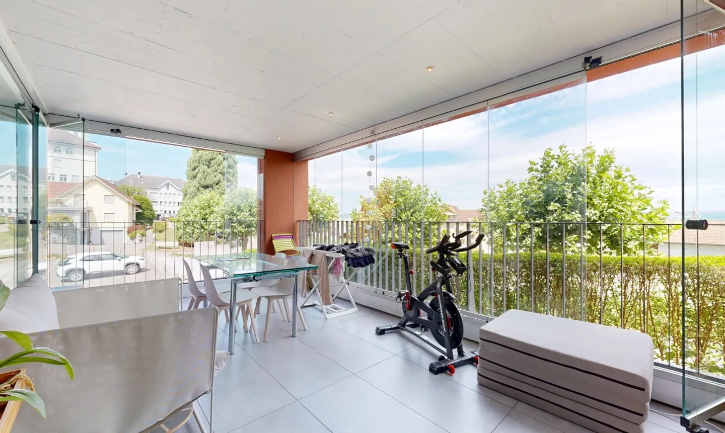 Appartement moderne de 5,5 pièces avec jardin d'hiver dans le meilleur emplacement à Pfäffikon SZ - Photo 4 sur 11