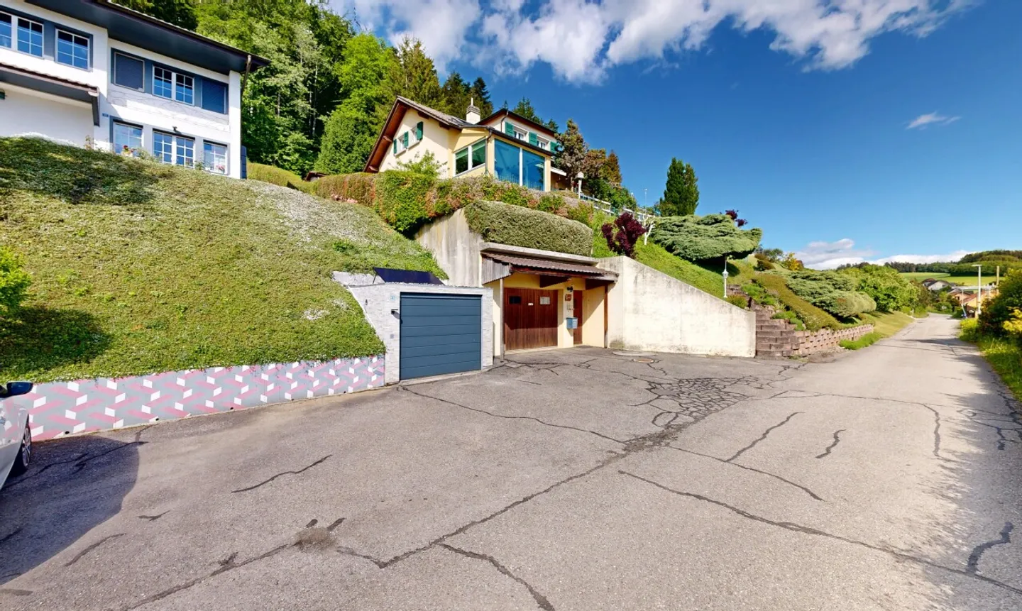 Grande villa lumineuse avec vue dégagée et parcelle de 1'205 m² - Photo 1 of 13