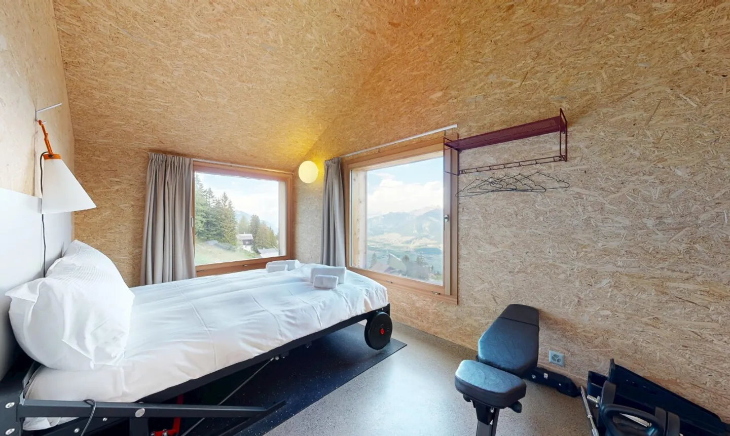 Architectural Chalet with Stunning Views - Photo 10 of 11